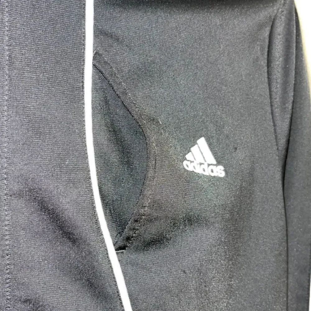 💜 Adidas  zip front jacket - Picture 2 of 9